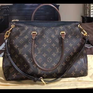 Louis Vuitton medium size bag